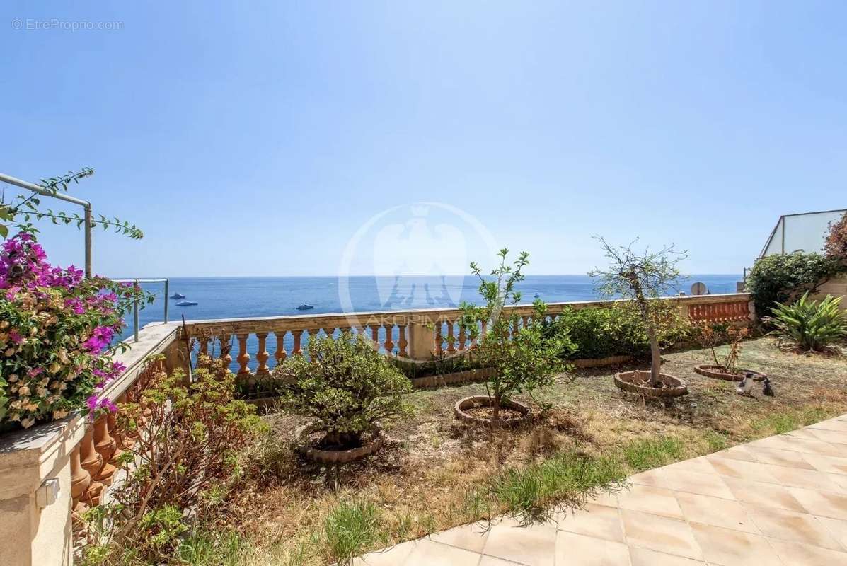 Appartement à ROQUEBRUNE-CAP-MARTIN