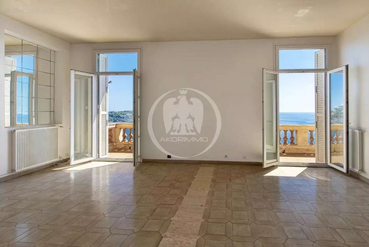 Appartement à ROQUEBRUNE-CAP-MARTIN