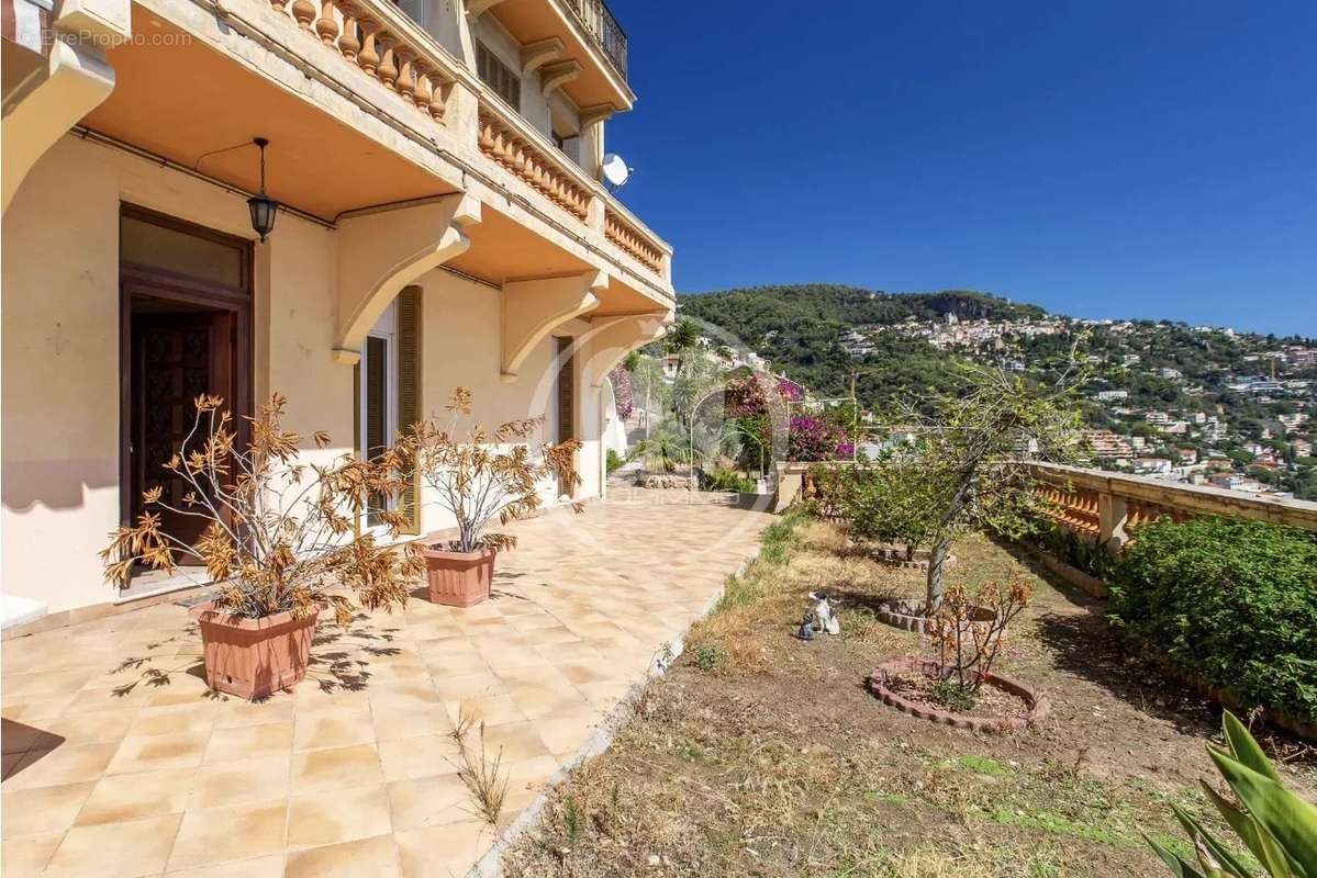 Appartement à ROQUEBRUNE-CAP-MARTIN