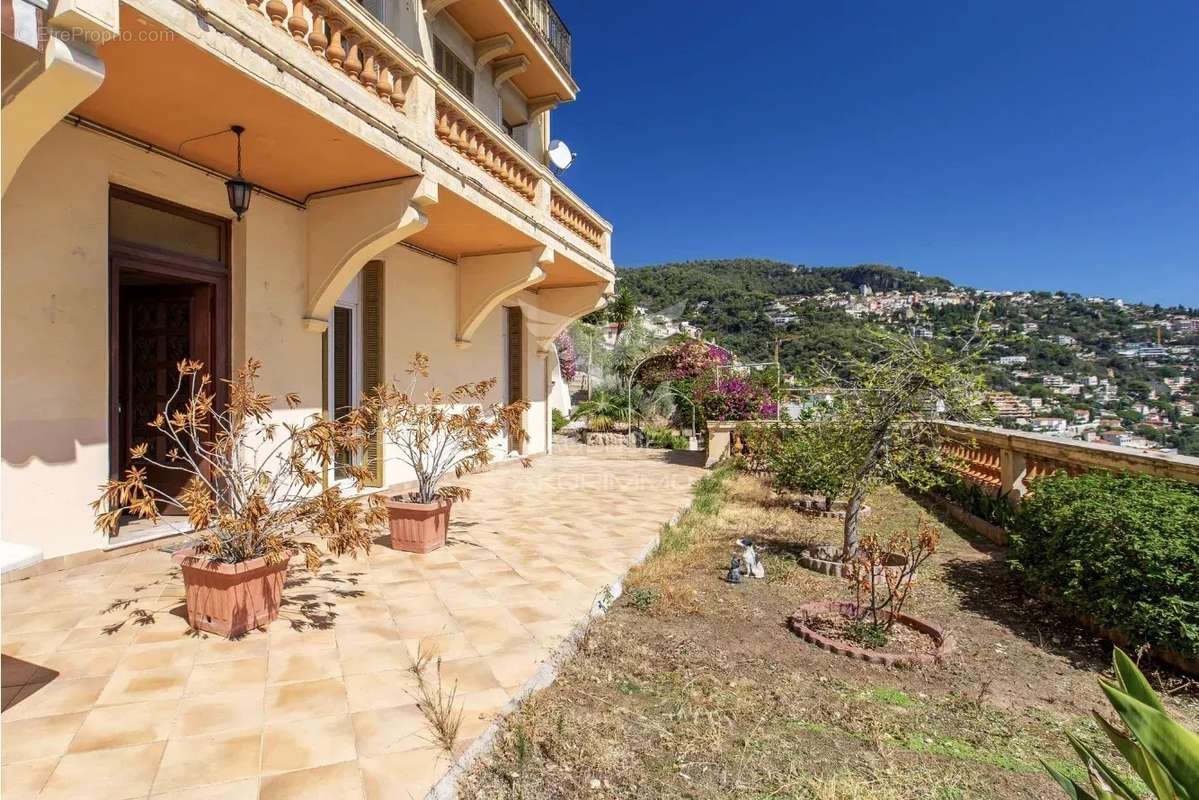 Appartement à ROQUEBRUNE-CAP-MARTIN