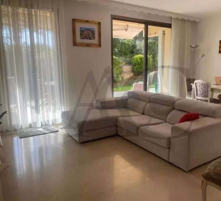 Appartement à VILLENEUVE-LOUBET