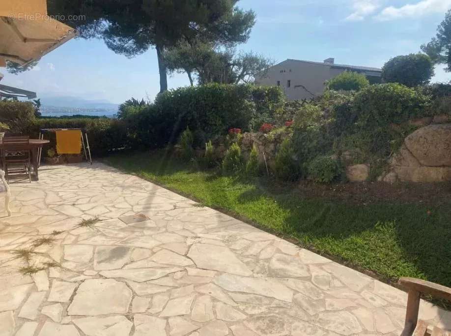 Appartement à VILLENEUVE-LOUBET