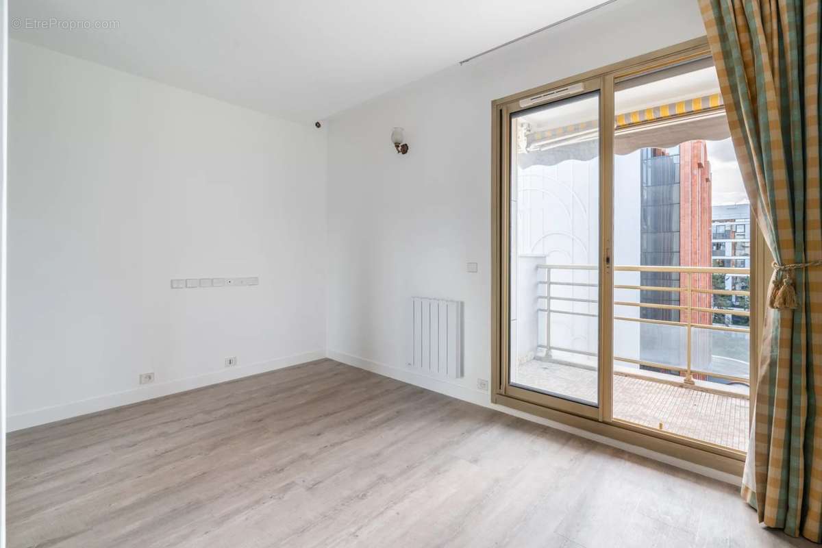 Appartement à LEVALLOIS-PERRET