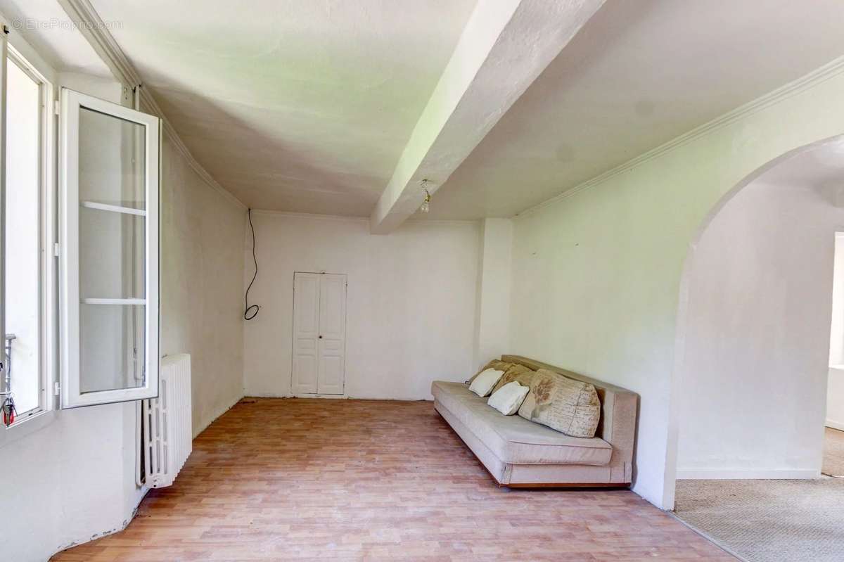 Appartement à ROQUESTERON