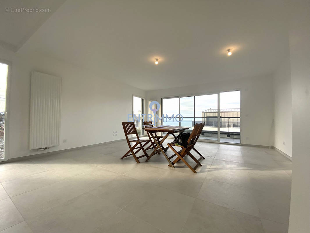 Appartement à EVIAN-LES-BAINS