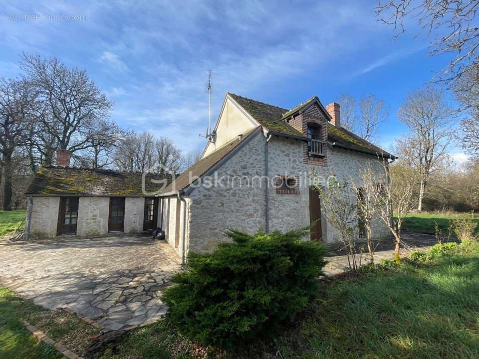 Maison à LA FERTE-SAINT-CYR