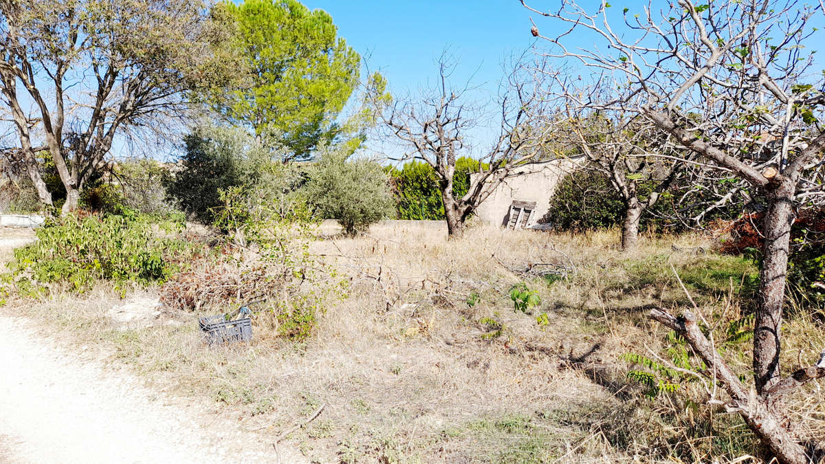 Terrain à CABRIERES-D&#039;AVIGNON