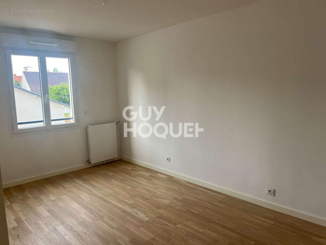 Appartement à LES PAVILLONS-SOUS-BOIS