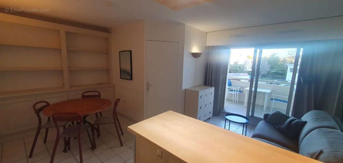 Appartement à VALLAURIS