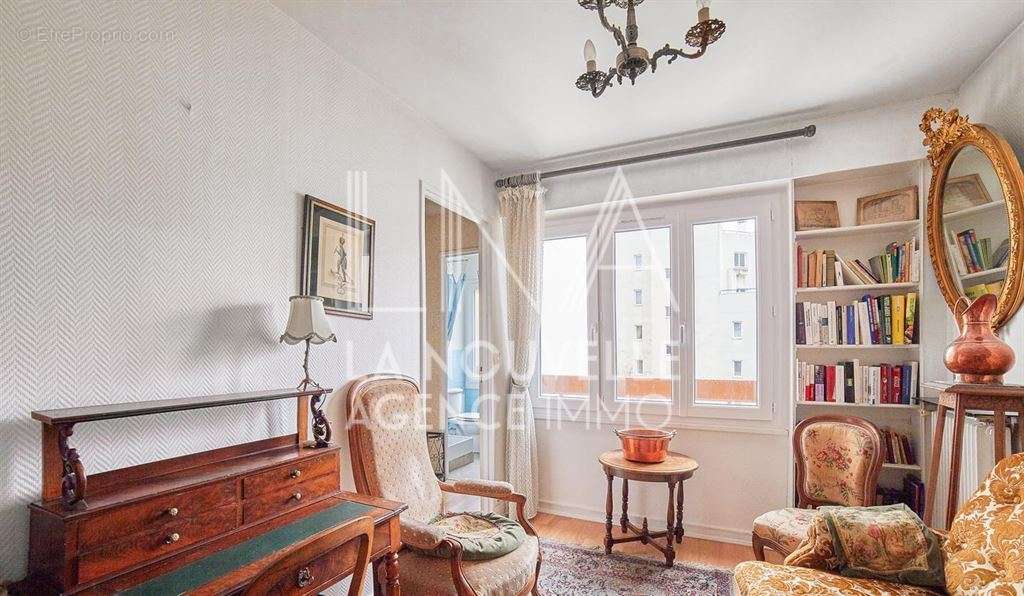 Appartement à PARIS-20E