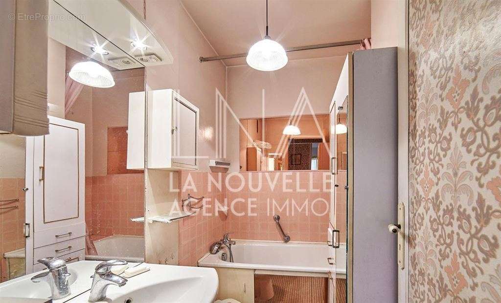 Appartement à PARIS-20E