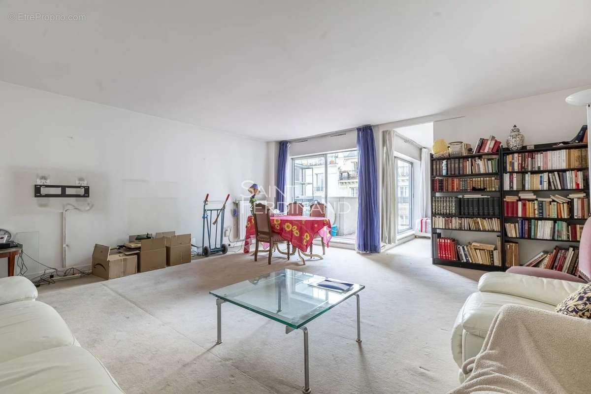 Appartement à PARIS-9E