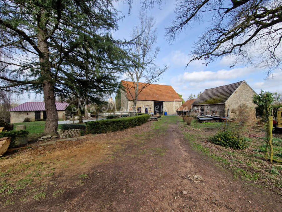 Maison à MONTMARAULT