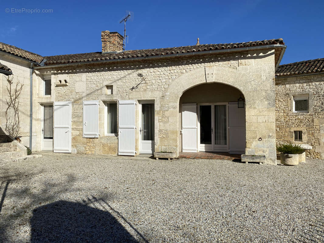 Maison à MOUTHIERS-SUR-BOEME