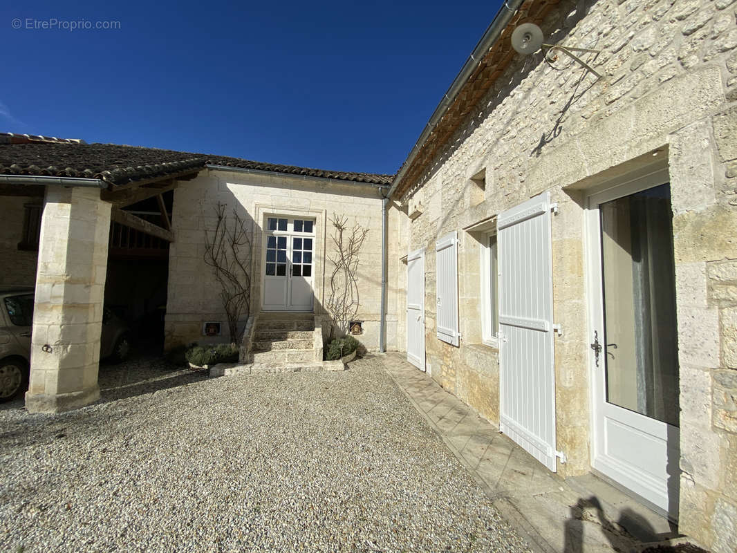 Maison à MOUTHIERS-SUR-BOEME