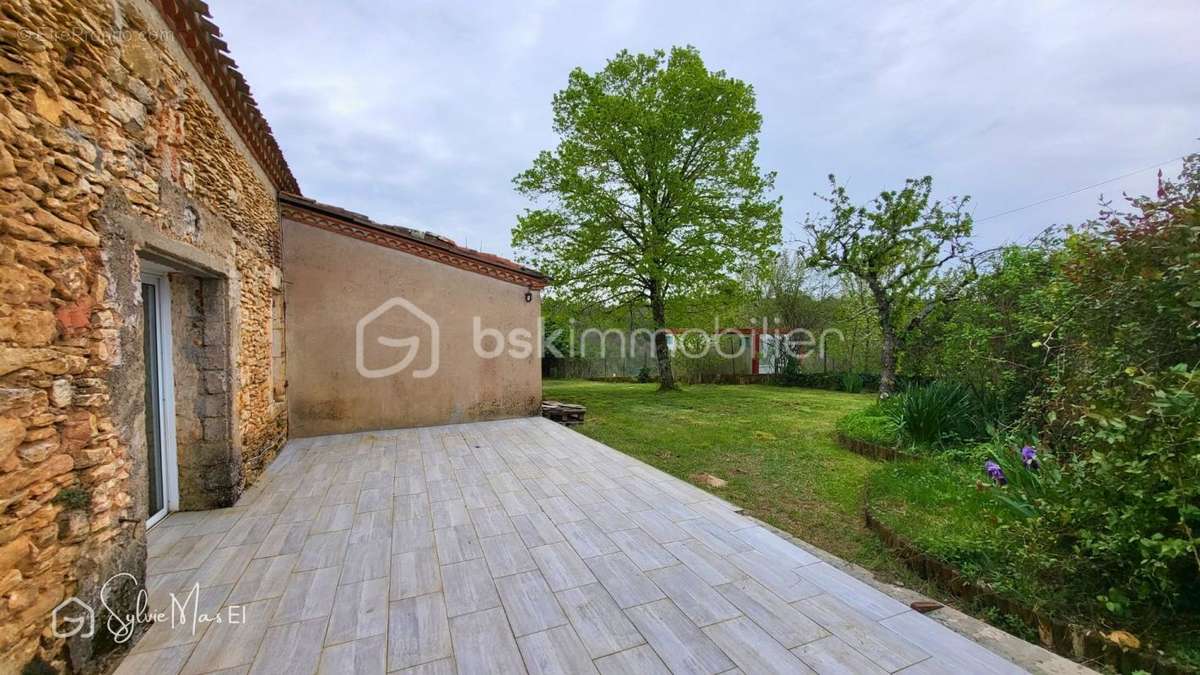 Maison à SAINT-FRONT-SUR-LEMANCE