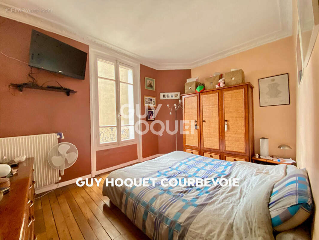 Appartement à COURBEVOIE