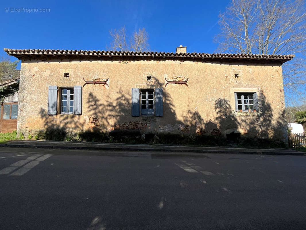 Maison à LACAPELLE-BIRON