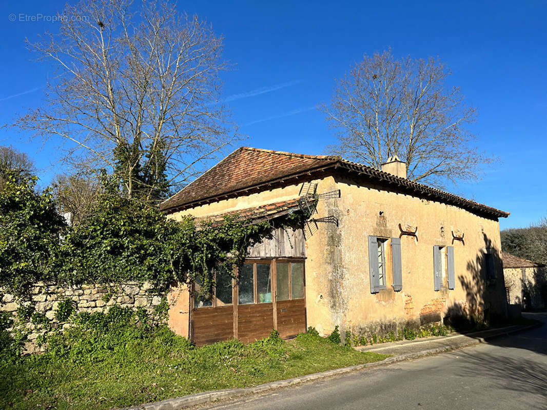 Maison à LACAPELLE-BIRON