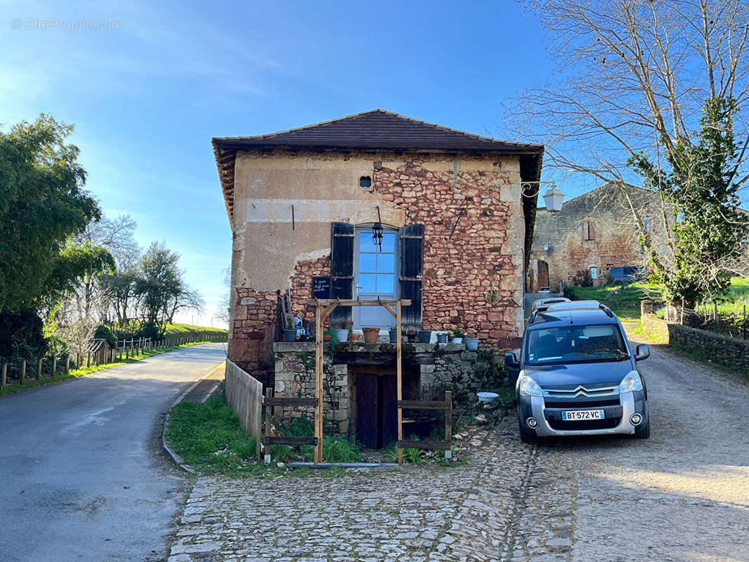 Maison à LACAPELLE-BIRON