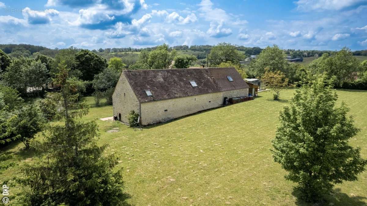 Maison à GOURDON