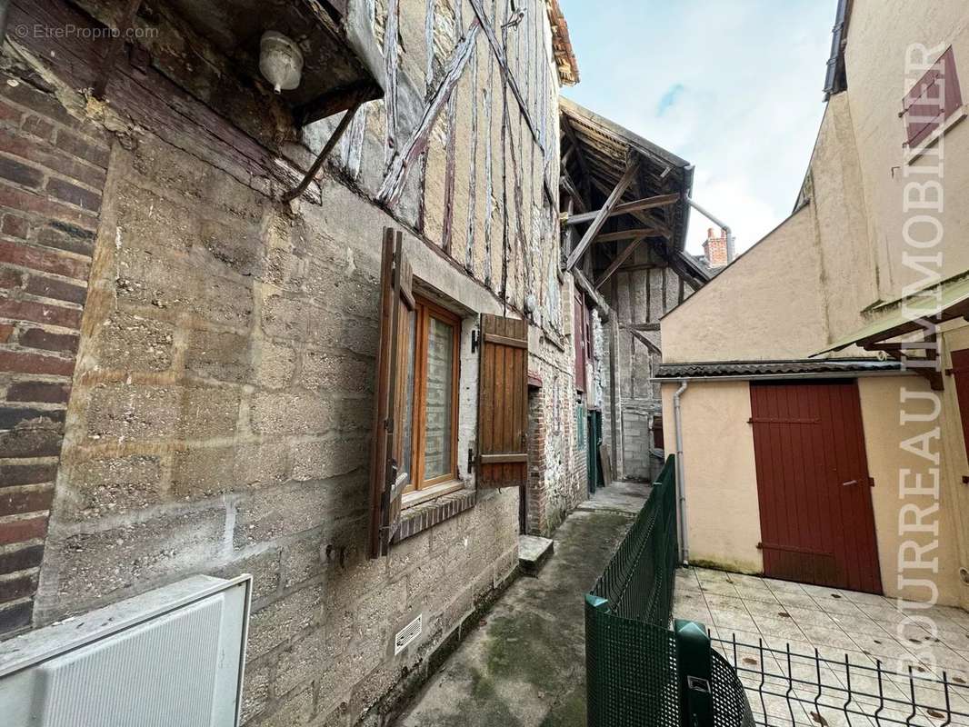 Maison à JOIGNY