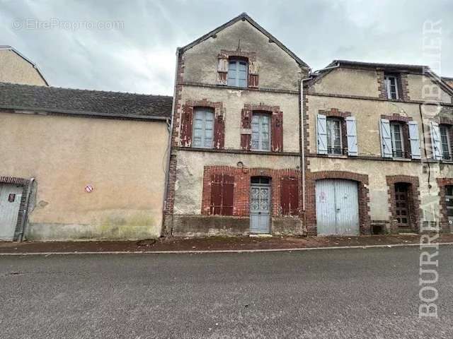 Maison à JOIGNY