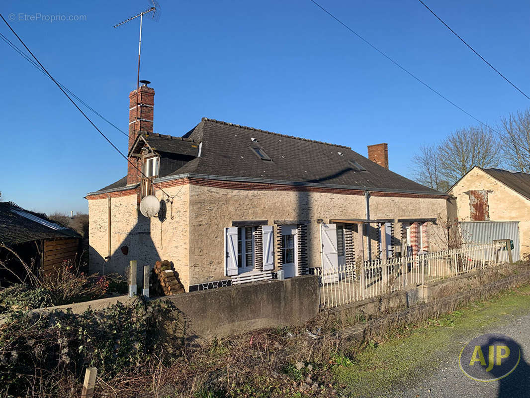 Maison à CHAZE-HENRY