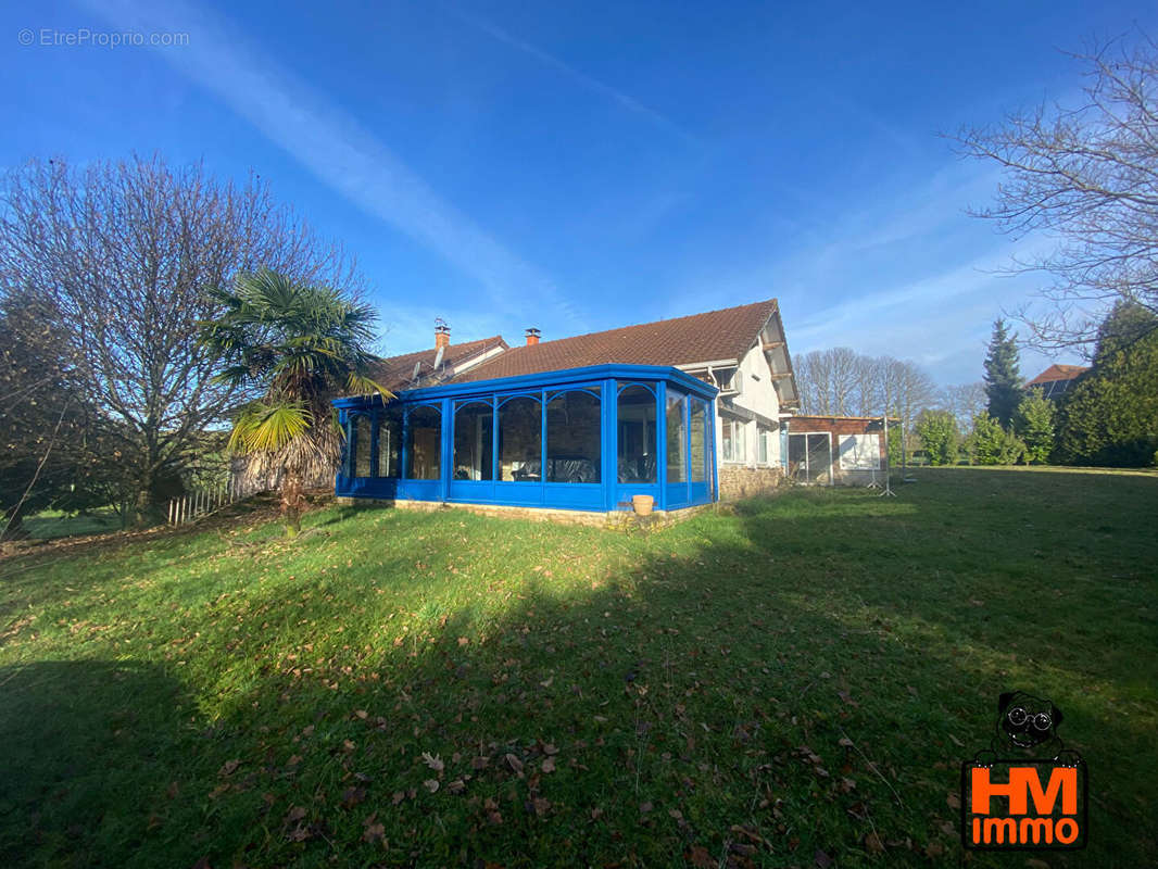 Maison à SAINT-YRIEIX-LA-PERCHE