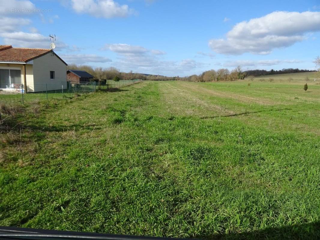 Terrain à VALDIVIENNE