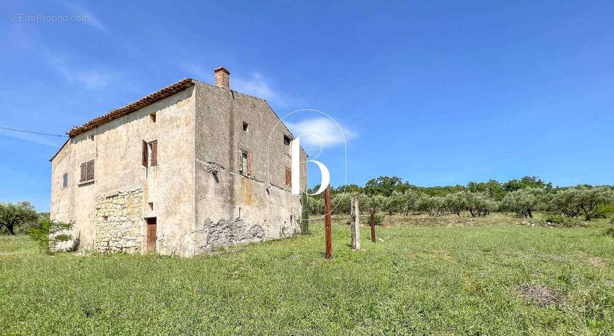 Maison à BARJAC