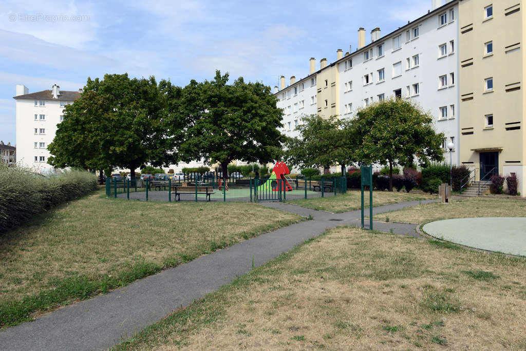 Appartement à SAINT-FARGEAU-PONTHIERRY