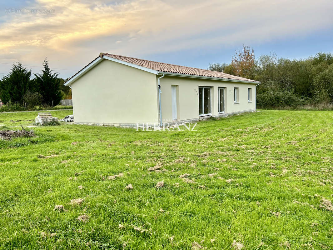 Maison à CASTILLON-LA-BATAILLE