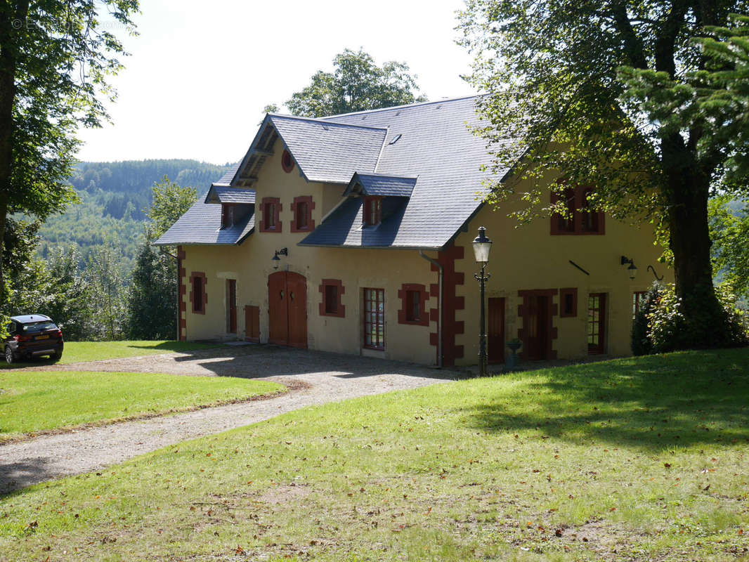 Maison à LAVAULT-DE-FRETOY