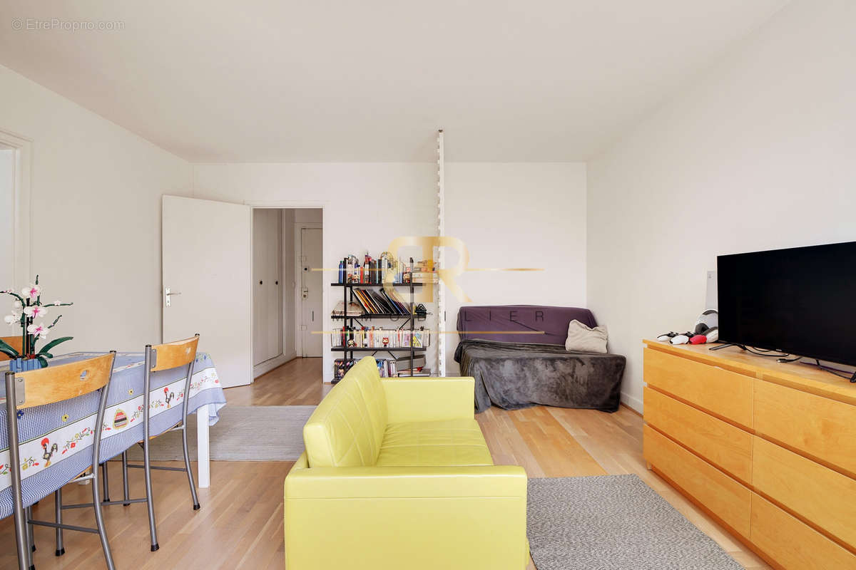 Appartement à PARIS-19E