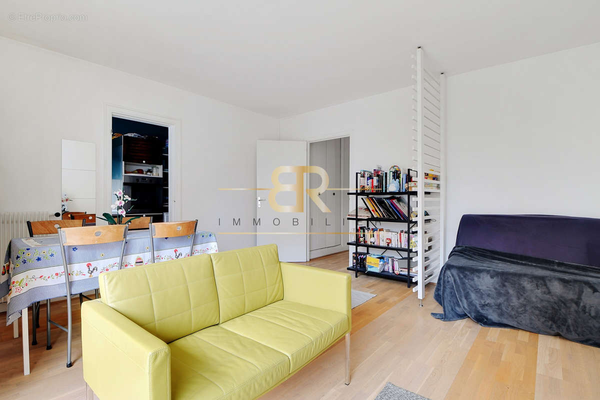 Appartement à PARIS-19E