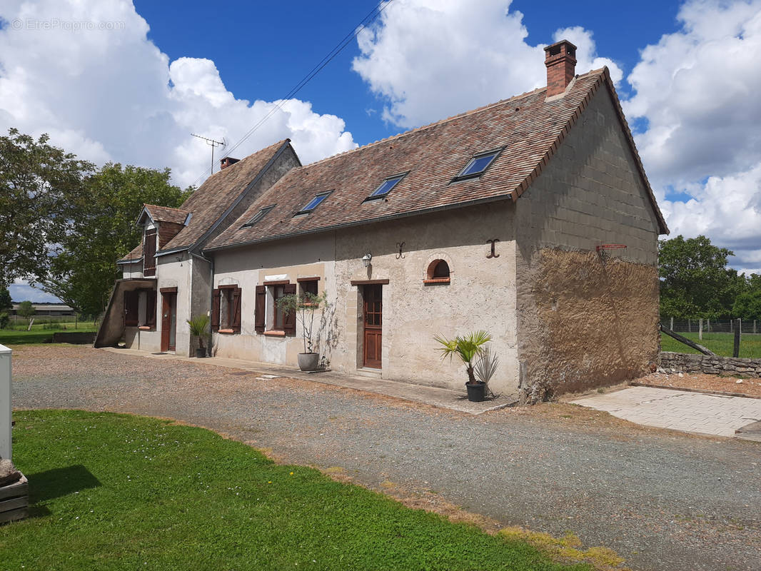 Maison à LE BREIL-SUR-MERIZE