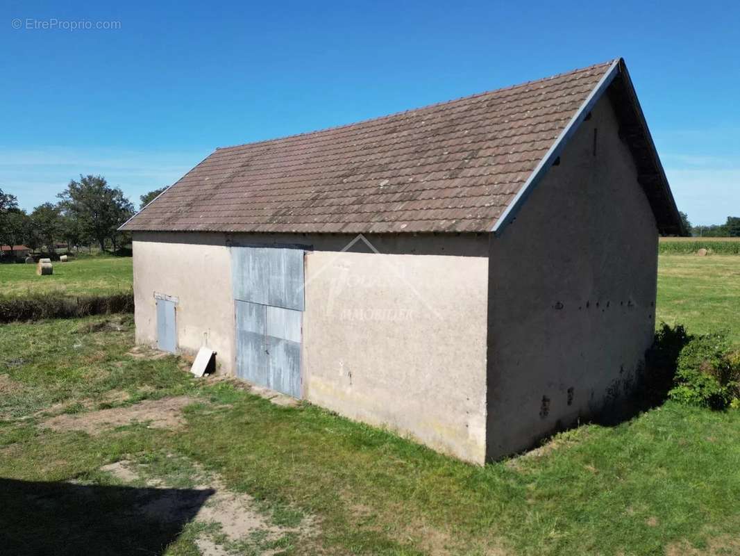 Maison à THIEL-SUR-ACOLIN