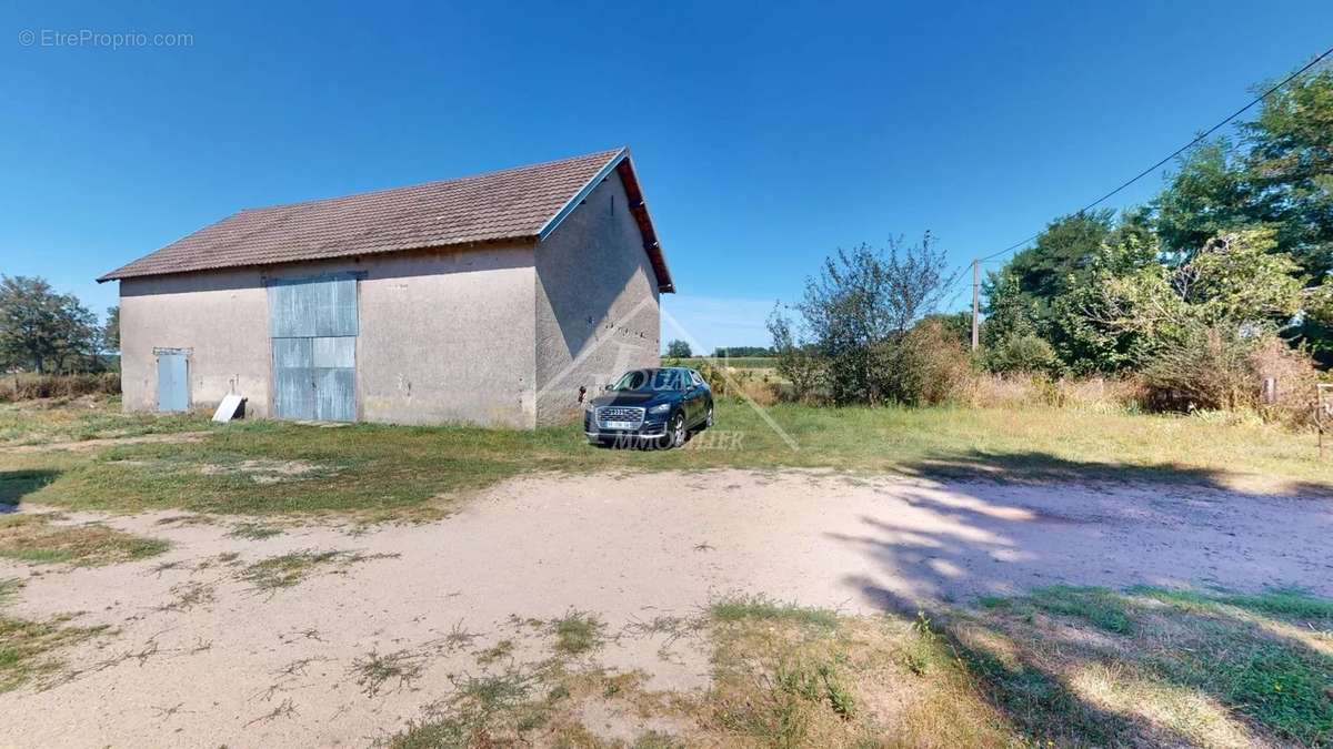 Maison à THIEL-SUR-ACOLIN