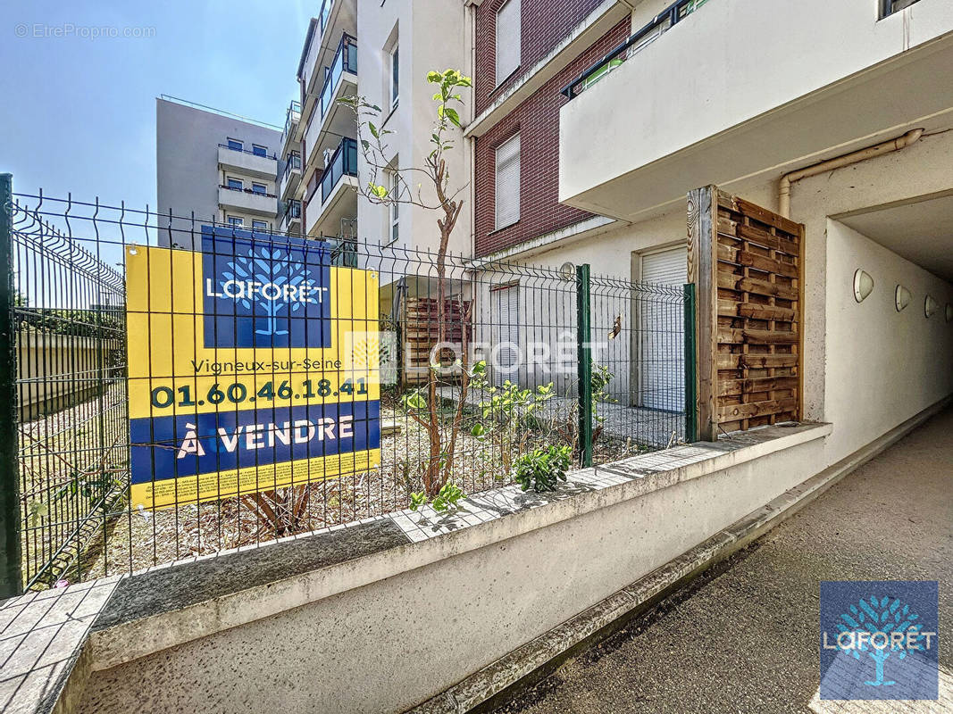 Appartement à VIGNEUX-SUR-SEINE