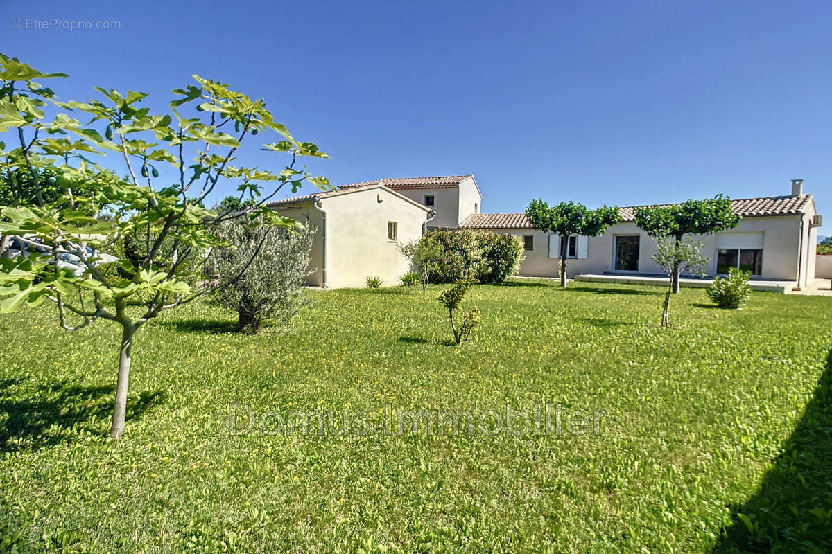 Maison à SAINT-SATURNIN-LES-AVIGNON