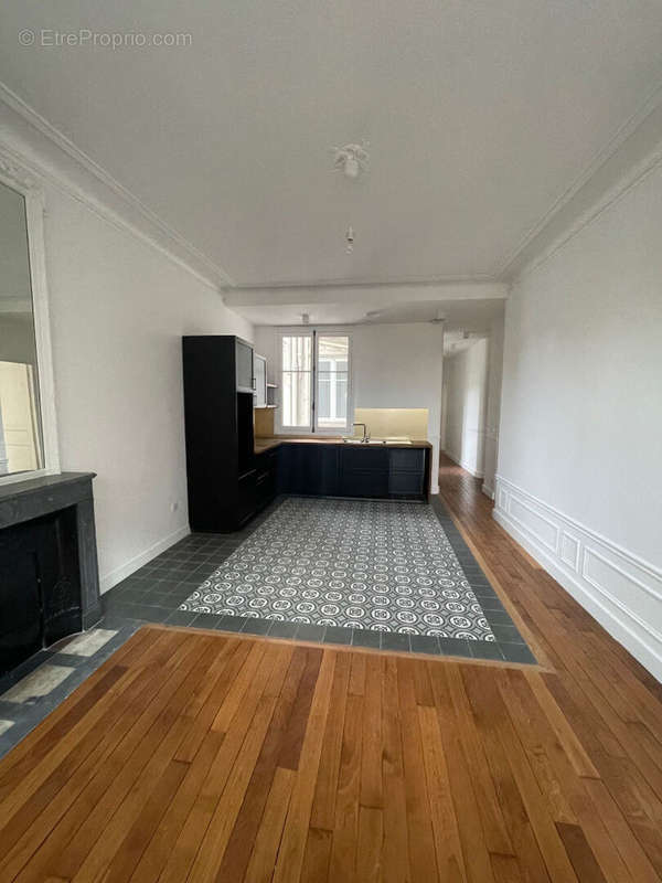 Appartement à PARIS-14E