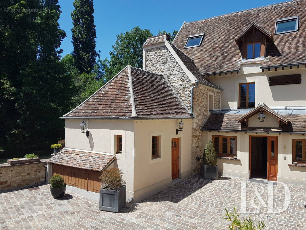 Maison à VARENNES-JARCY