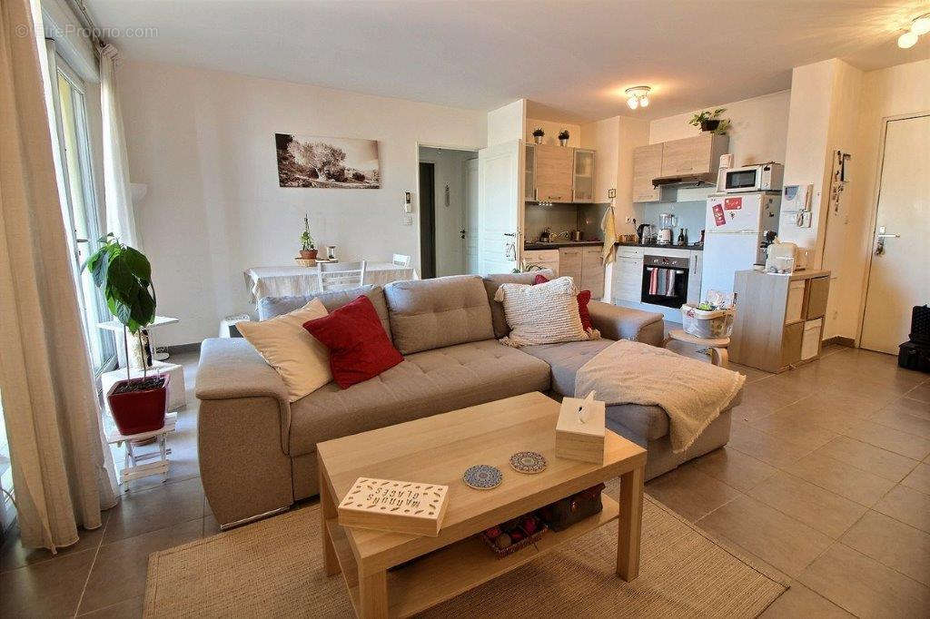 Appartement à MARSEILLE-1E