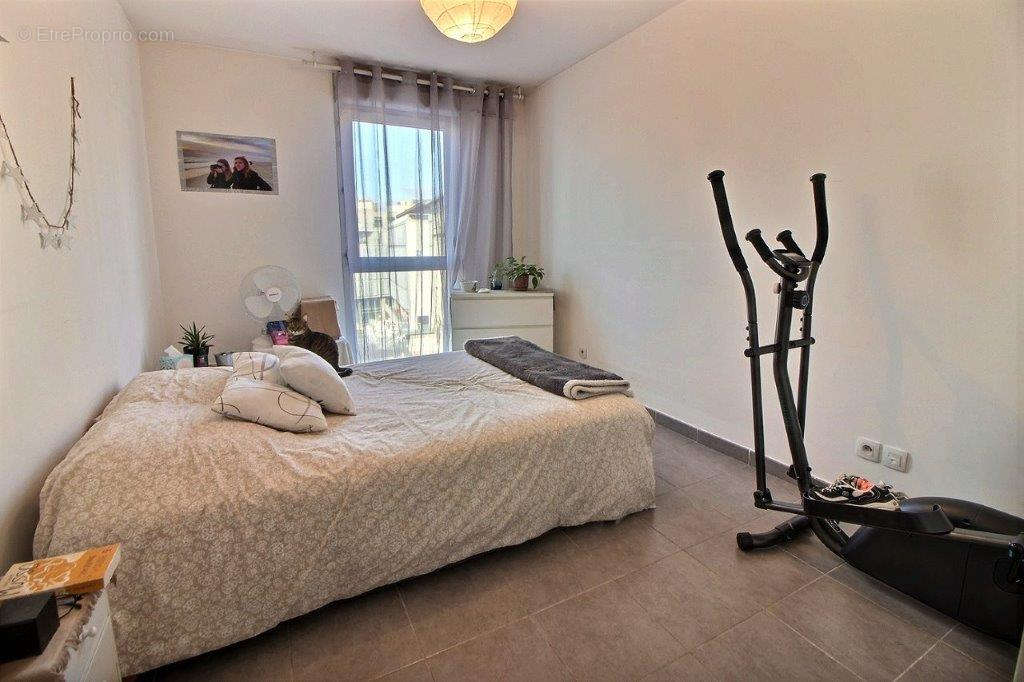 Appartement à MARSEILLE-1E