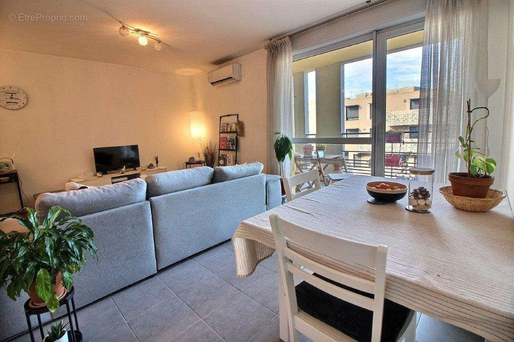 Appartement à MARSEILLE-1E