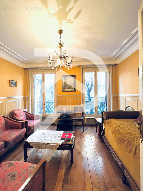 Appartement à PARIS-18E