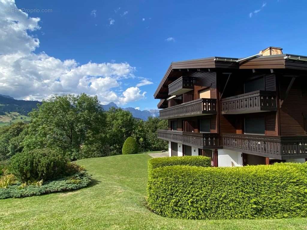 Chalet rénové façade et toiture - Appartement à MEGEVE