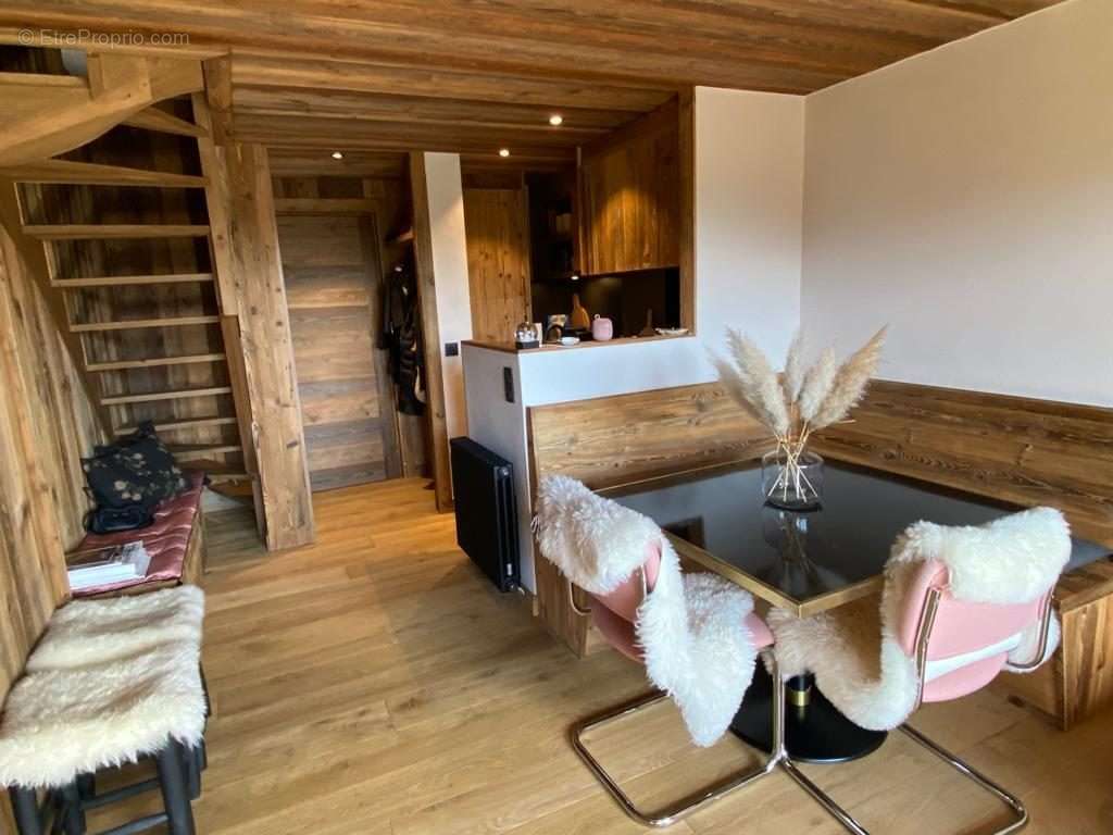 Espace salle à manger cuisine - Appartement à MEGEVE