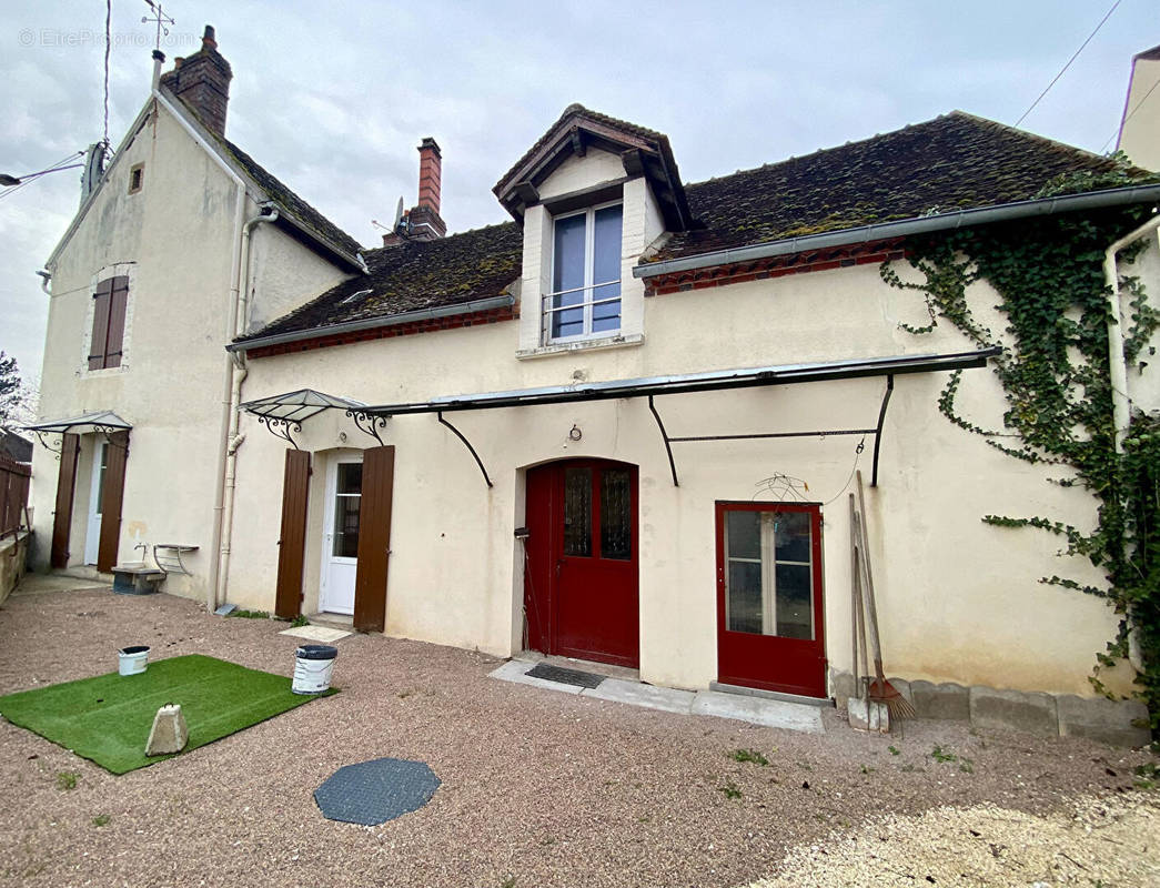 Maison à ARMEAU